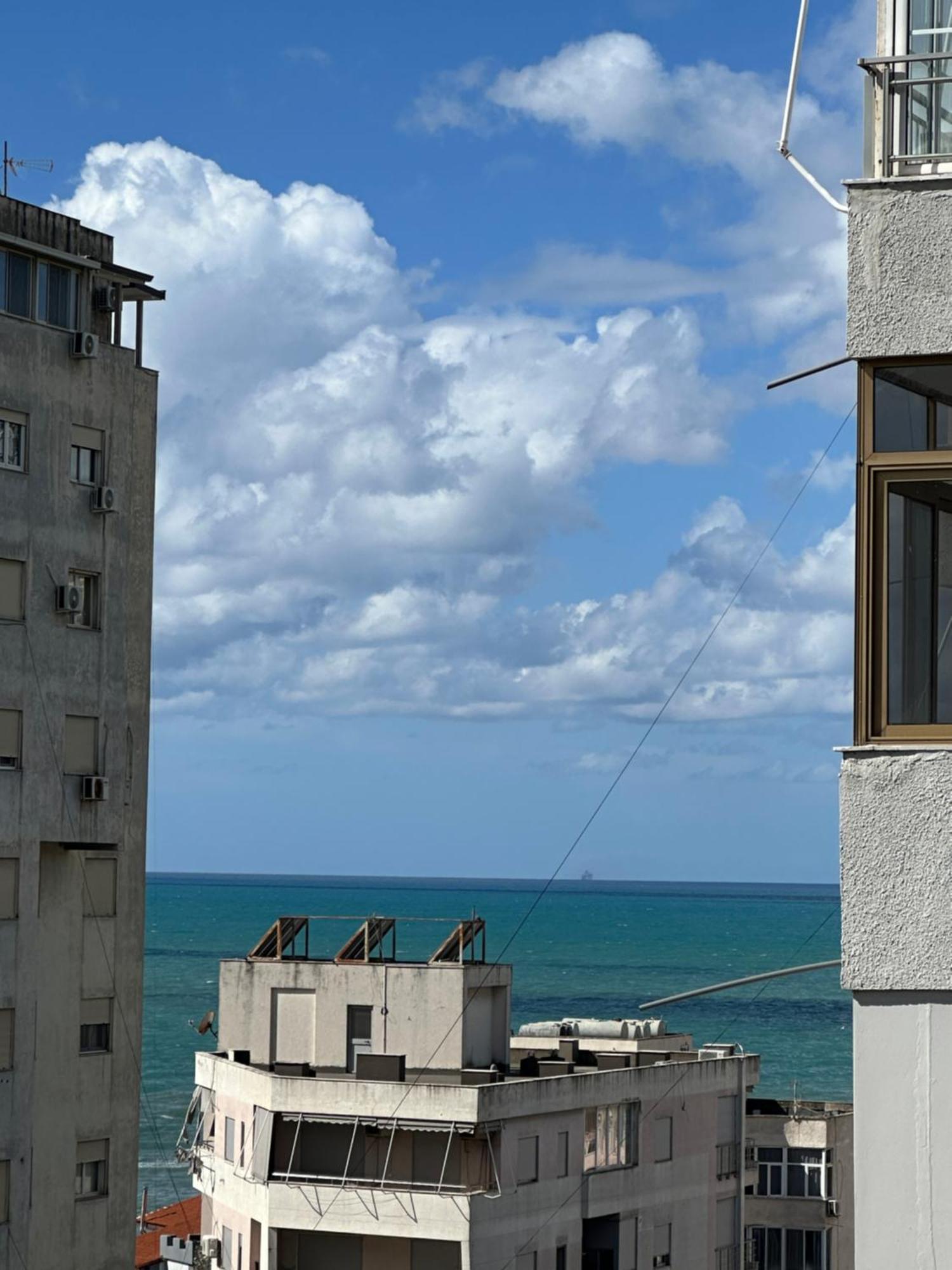 Xhimi'S Seaside Apartments Durrës Exteriör bild