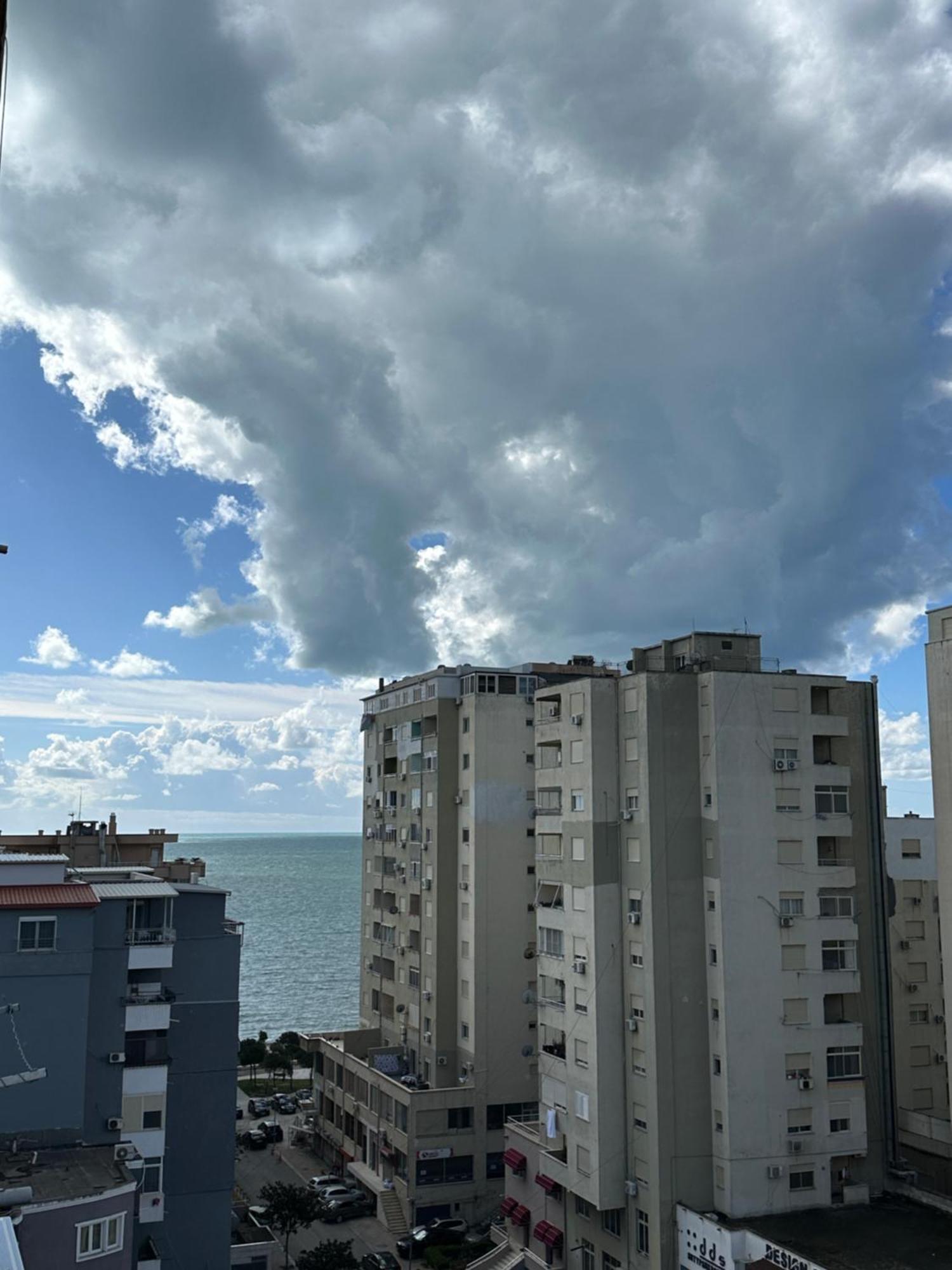 Xhimi'S Seaside Apartments Durrës Exteriör bild