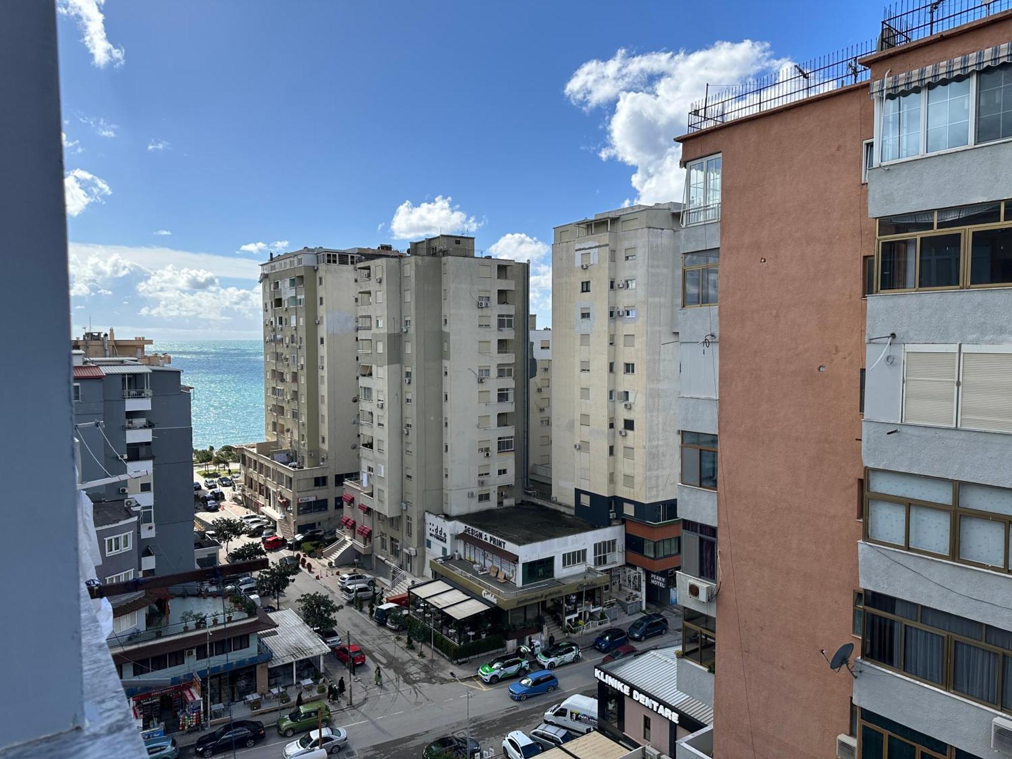 Xhimi'S Seaside Apartments Durrës Exteriör bild